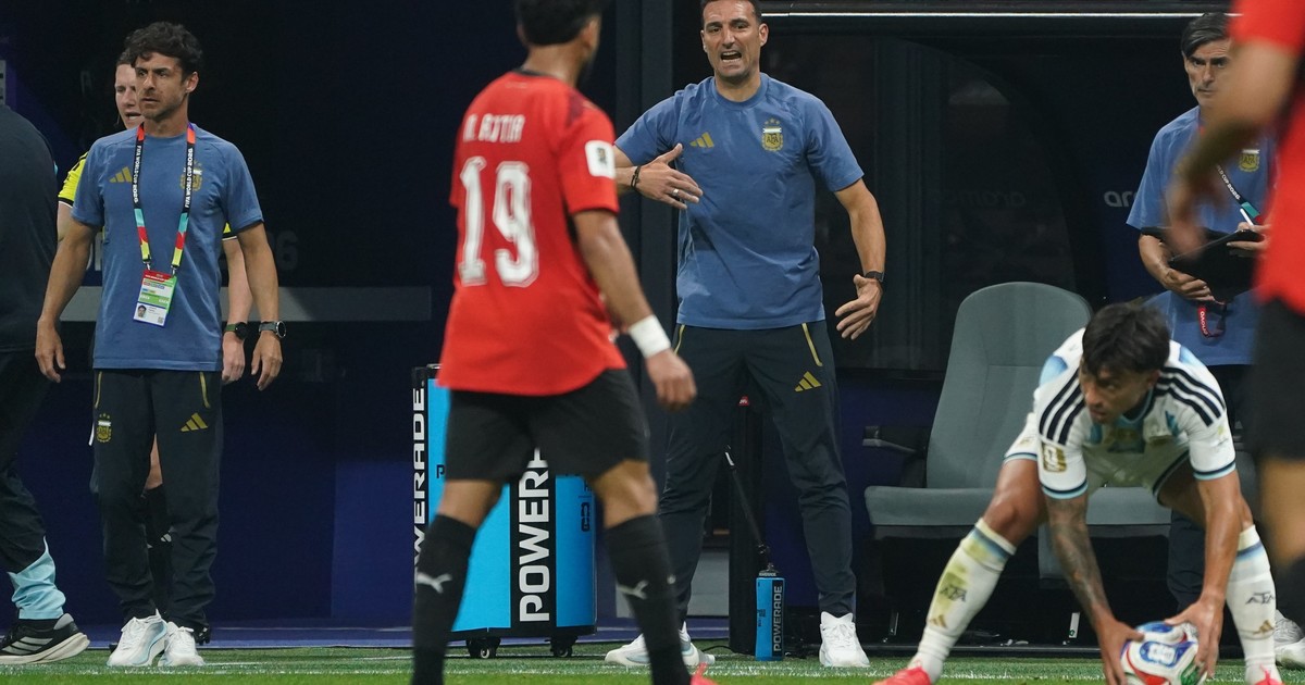 todos-contra-argentina-en-el-mundial-2026:-la-postura-de-scaloni-por-la-polemica-de-los-arbitrajes-en-la-previa-de-los-cuartos-de-final-contra-suiza