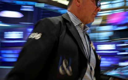 Por más ruido global, caen acciones y bonos: el riesgo país salta y el dólar llega a $1.515 en los bancos