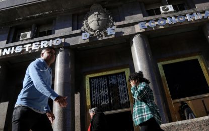 En una licitación clave, el Gobierno renovó su deuda en pesos y consiguió US$ 309 millones extras