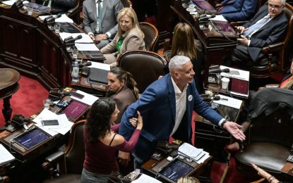 Escándalo en Diputados: Pietragalla denunció la presencia de un militar admirador de Videla, pero LLA lo acusó de mentir para levantar la sesión