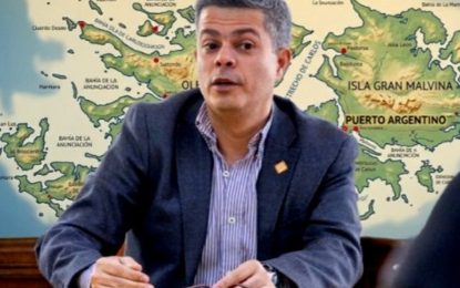 El secretario de Malvinas de la provincia de Tierra del Fuego pide un paso más y derogar el Tratado de Inversiones con el Reino Unido: «Es un error geopolítico»