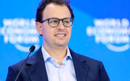 Por qué los gigantes de la IA piden pisar el freno: entre los riesgos reales, el marketing y la amenaza de China