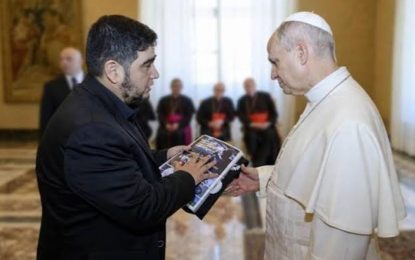 Los piqueteros le entregaron al Papa un documento sobre el drama social: culpan a Milei y no mencionan a los K