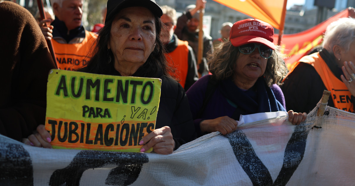 menos-jubilados:-por-la-caida-del-empleo-registrado,-el-gobierno-ya-contempla-en-el-presupuesto-que-ira-bajando-el-padron
