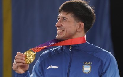 La increíble doble vida del argentino que ganó el oro en lucha en los Suramericanos: «En Europa y Asia soy una estrella, pero acá vendo pantalones»