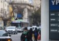El Gobierno volvió a postergar la suba de impuestos a los combustibles tras los aumentos de las naftas
