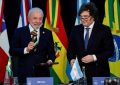 Brasil citó a la representante diplomática argentina para pedir explicaciones por la fuga de Flávio Bolsonaro